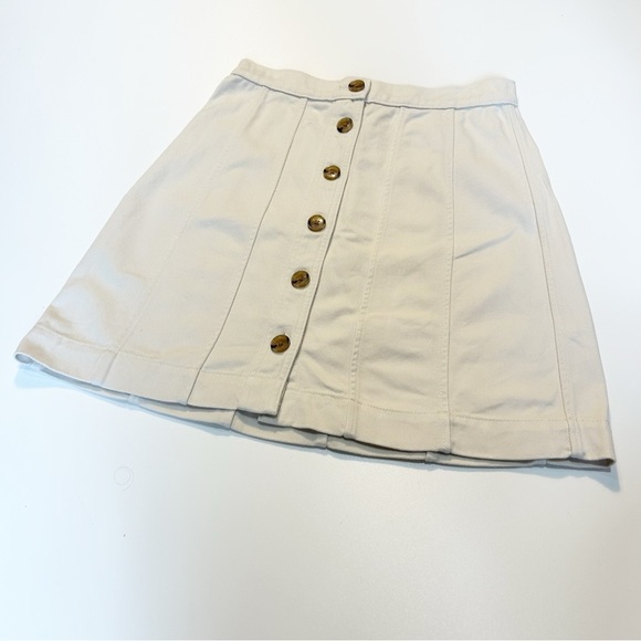 *Banana Republic Cream Button-Front Twill Mini Skirt* - Picture 2 of 8